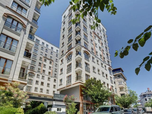 Remax Anı ’dan Devlet Hastanesi Karşısı Site ’de Şehir Manzaralı Satılık 1+1 Daire