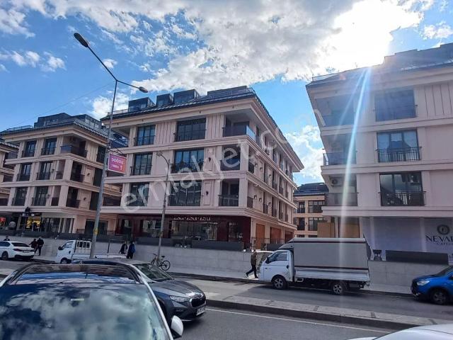 Remax Anı 'dan Çengelköy Meydan Sitesi ’nde Satılık 2+1 Daire