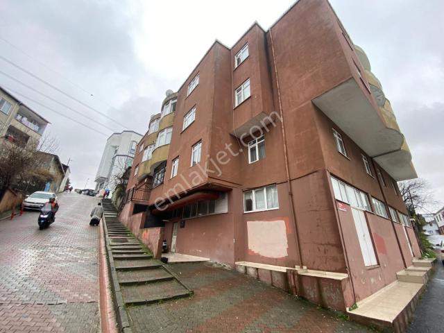 Remax Anı 'dan Üsküdar Yavuztürk 'te Kiralık 3+1 Daire