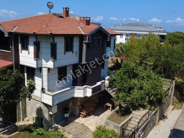 Remax Anka'dan Şile'de 550m2 İçerisinde Kiralık 6+1 Villa