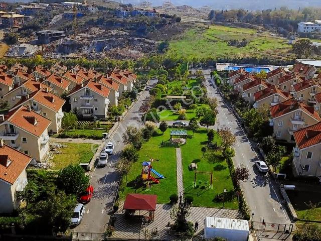 Remax Anka'dan Satılık Salkım Sitesi 5+1 Müstakil Villa