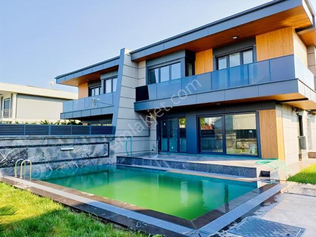Remax Anka'dan 5+1 Kiralık Villa Merkezi Lokasyonda