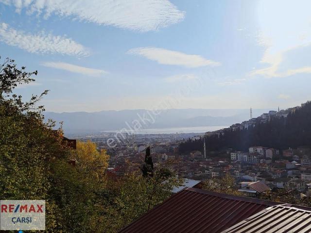 Remax Çarşı'dan Ara Kat, Manzaralı Satılık 2+1 Daire