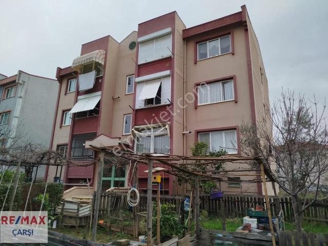 Remax Çarşı'dan Şirinköy Kalıcı Konutlarda Ara Kat Satılık Daire