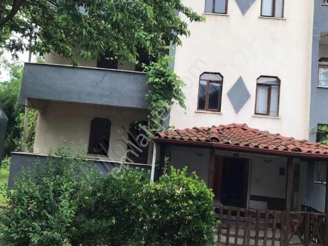 Remax Çarşı'dan Maşukiye'de 964 M2 İçinde Satılık İkiz Villa