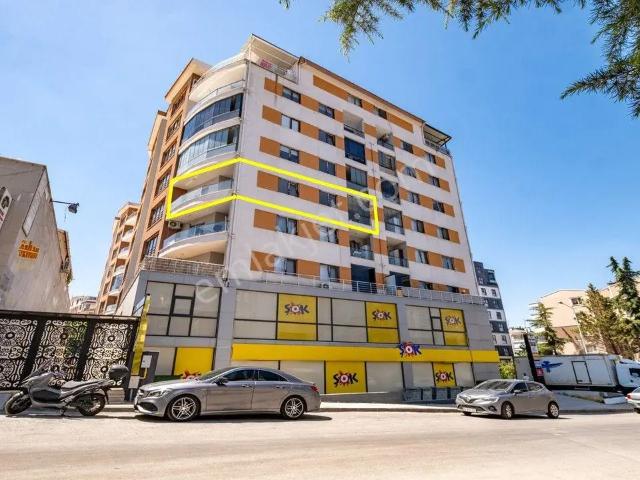 Remax Area’dan Gazi Caddesinde, Fırsat Fiyata, Yenilenmiş, Lüks Daire