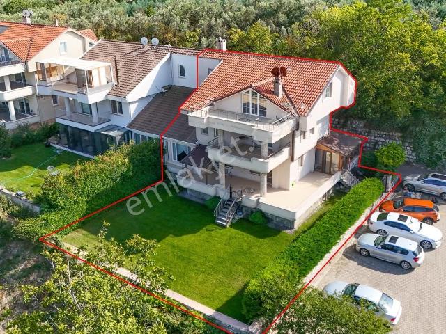 Remax Area Dan Havuz, Bahçe Eşyalı Satılık Deniz Manzaralı Villa
