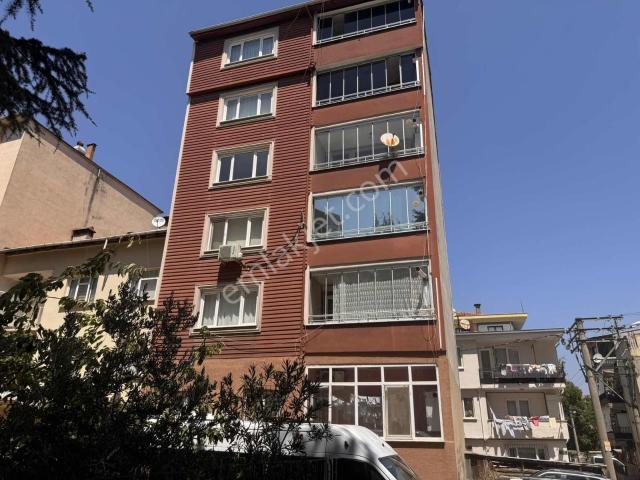 Remax Area Dan Merkezi Konumda Kiralık Ara Kat 2+1 Daire