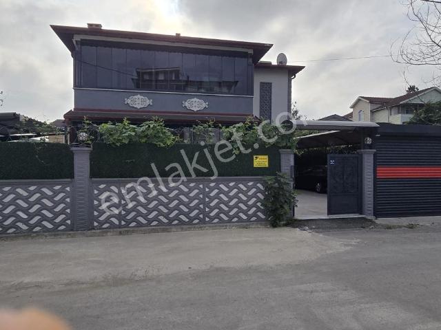Re/max Ay'dan Sakarya Arifiye Hanlıköyde Satılık Müstakil Ev