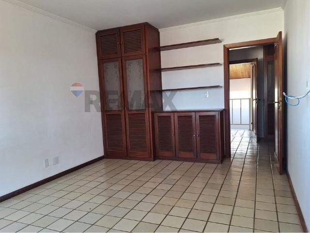 RE/MAX CASANOVA Aluga casa com 3 dormitórios 1 suíte 445m² Bolsão R$7,700,00