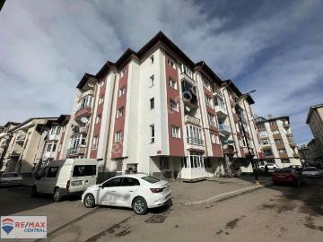 Remax Central ' Çarşıya Yakın Köşe Konumda Kullanışlı 3+1 Daire