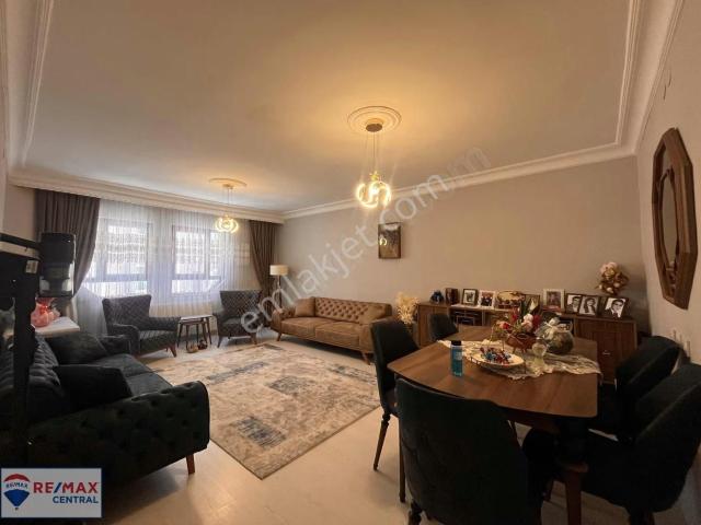 Remax Central`den Paşabey Mahallesinde Satılık 3+1 Daire