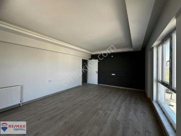 Remax Central Seyrantepe Mah Arakat Geniş Daire