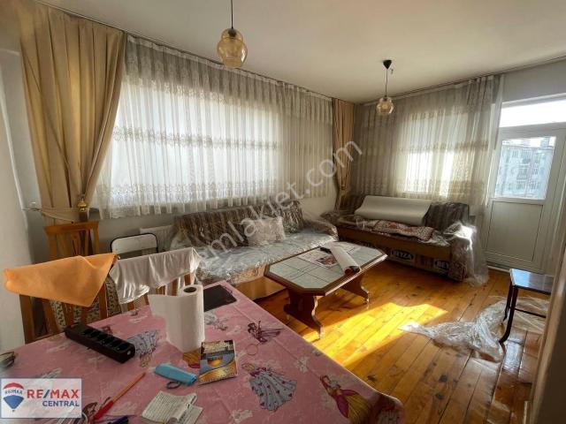 Re/max Central'dan Gülyurt Mah. Köşebaşında Satılık 2+1 Daire