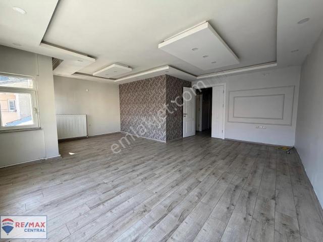 Re/max Central'dan İstasyon Caddesin'de 3+1 Kiralık Daire
