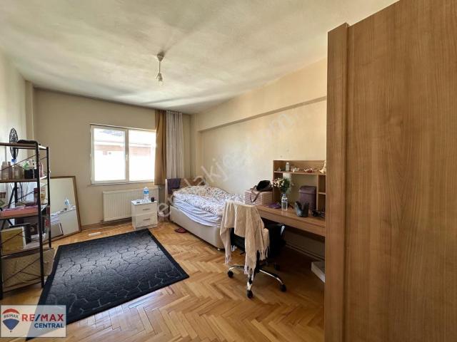 Re/max Central'dan Kızılırmak Mah.'de Site İçi 3+1 Satılık Daire