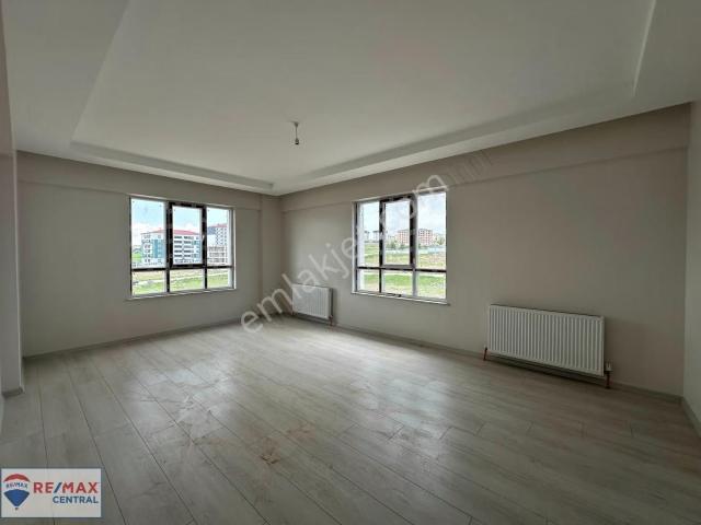 Re/max Central'dan Site İçerisinde Sıfır Net 140m2 3+1 Lüx Daire