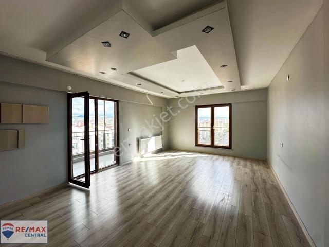 Re/max Centraldan Site İçinde 10.kat Güney Cephe Geniş 4+1