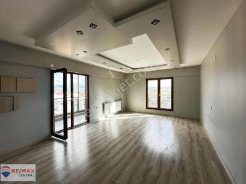 Re/max Centraldan Site İçinde 10.kat Güney Cephe Geniş 4+1