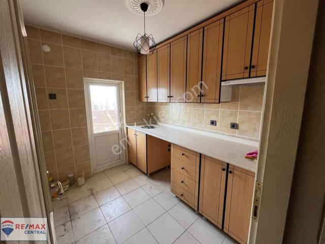 Re/max Central'dan Ulaş Merkez'de Satılık 2+1 Daire