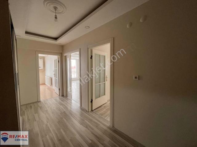 Remax Central'den Mehmet Akif Mahallesin'de 4+1 Kiralık Daire