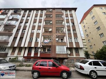 Remax Centralden Mehmet Akifte Kiralık 3+1 Güney Cephe