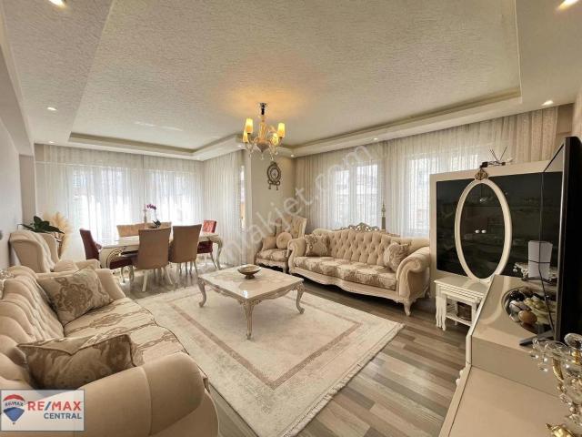 Remax Centralden Şeyhşamil'de Satılık Site İçi 3+1 Arakat