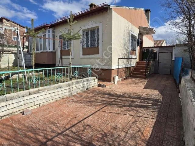 Re/max Central'den Karşıyakada Müstakil Ev