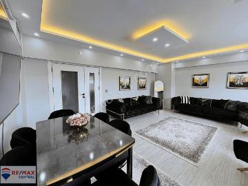Remax Centralden Sivasın Kalbinde Satılık Şık Arakat Daire