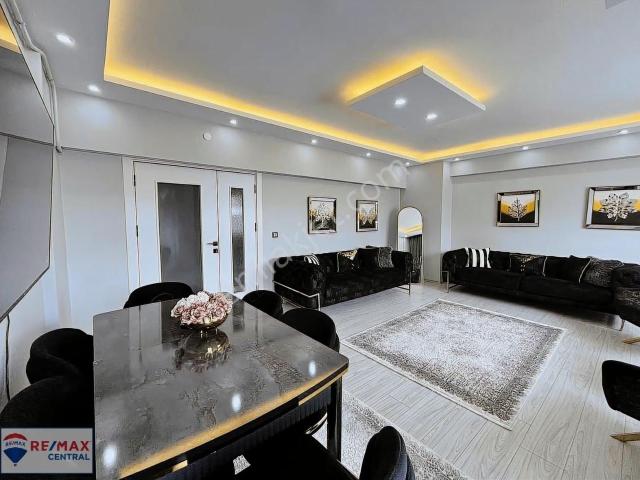 Remax Centralden Sivasın Kalbinde Satılık Şık Arakat Daire