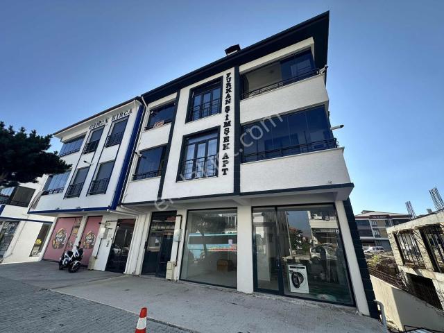 Remax Dem'den Cadde Üzerinde 1+1 Eşyalı Daire