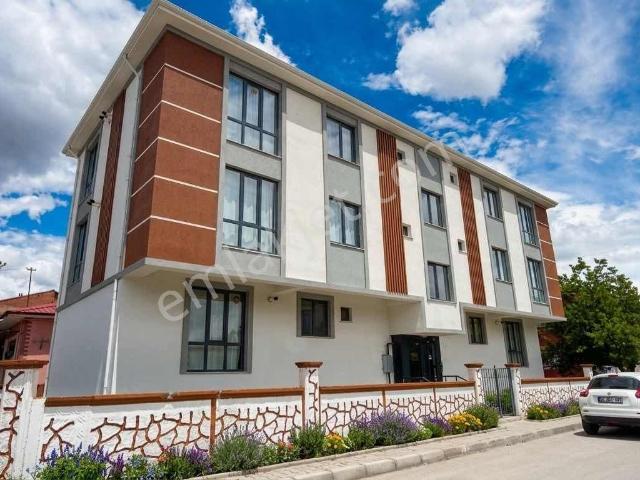 Remax Dem'den Cumhuriyet Mah. Alttan Isıtmalı 2+0 Kiracılı Daire