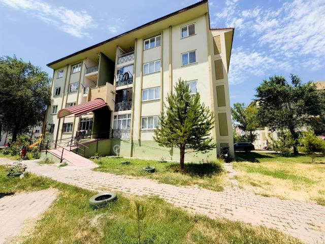 Remax Dem'den Çarşı Tokide 3+1 Kiralık Daire