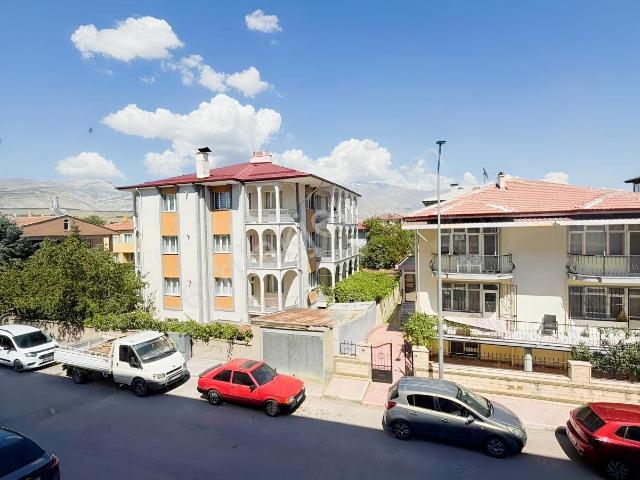 Remax Dem'den Atatürk Mah.ana Cadde De Kiralık 1+1 Eşyalı Daire