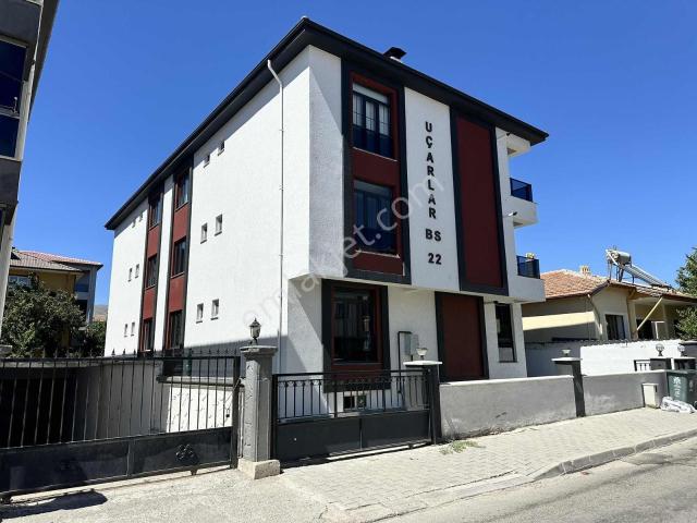 Remax Dem'den Bahçeli Evler Mahallesinde 2+1 Kiralık Daire