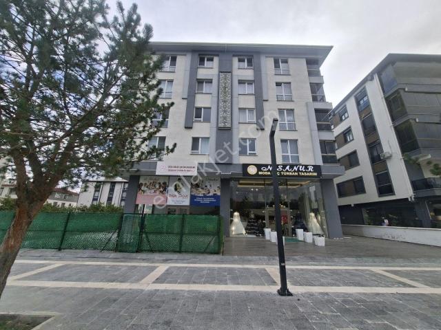 Remax Dem'den Belediye Karşısı Caddeüstü Eşyalı 1+1 Daire