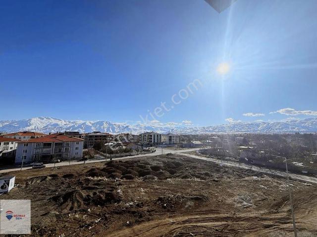 Remax Dem'den Demirkent Mahallesinde Satılık 3+1 Daire