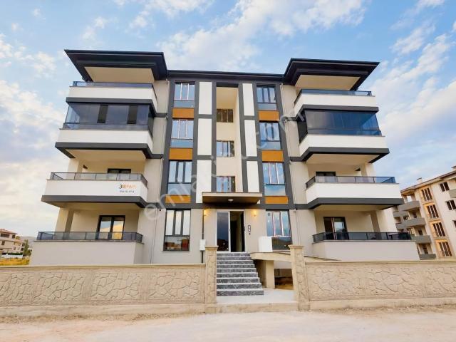 Remax Dem'den Demirkent Yerden Isıtmalı Lüks Kiralık 3+1 Daire