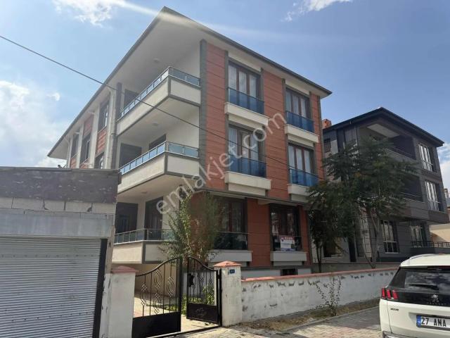 Remax Dem'den Kazımkarabekir Mahallesin'de Kiralık 2+1 Daire