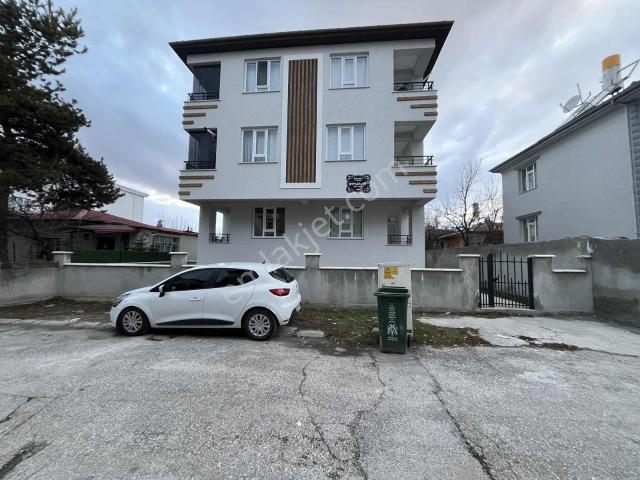 Remax Dem'den Halitpaşa Mahallesi Sıfır Eşyalı Kiralık 1+1 Daire
