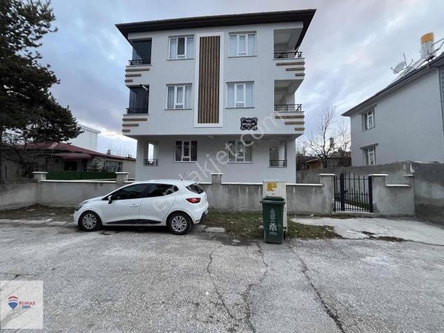 Remax Dem'den Halitpaşa Mahallesinde Satılık 1+1 Daire