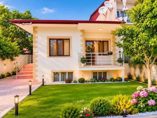 Remax Dem'den Halitpaşa 207m2 Arsa Üzerinde Satılık Müstakil 3+1