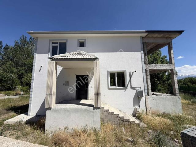 Remax Dem'den Işıkpınar' Da 1000 M2 Arsa İçinde Satılık Villa