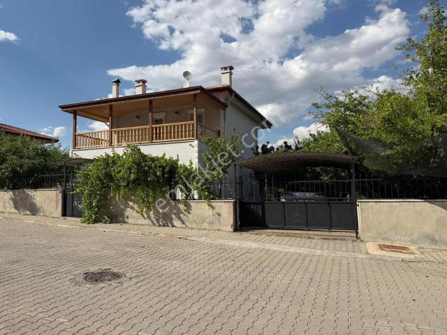 Remax Dem'den Yaylabaşında Satılık Dubleks Eşyalı Villa
