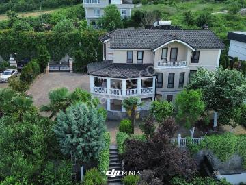 Remax Desıgn Şehrin En Güzel Noktasında 6+1 Villa 750 M2 Arsa