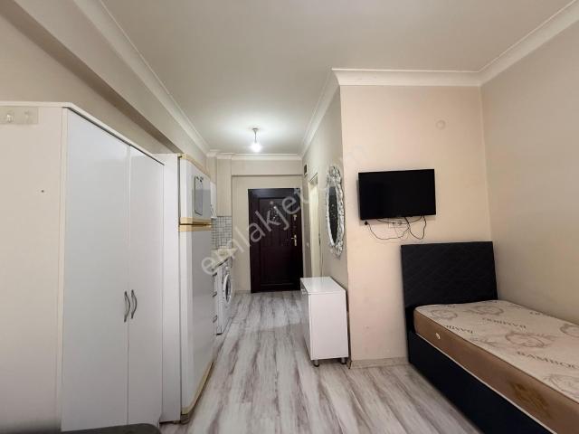 Remax Desıgn Kampüs Yolunda Kiralık 1+0 Daire