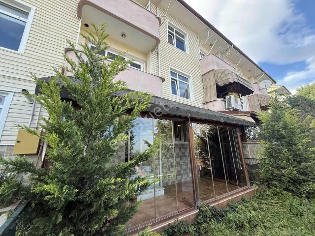 Remax Desıgn Krediye Uygun Serdivan İstiklal'de Satılık Villa
