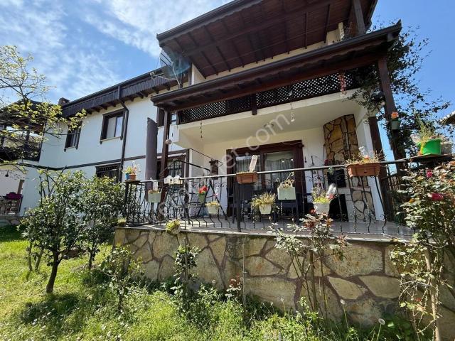 Remax Desıgn Sapanca'da 3+1 Satılık Havuzlu Müstakil Villa