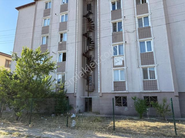 Remax Desıgn Tekeler Çağlayan Bloklarında 2+1 Satılık Daire