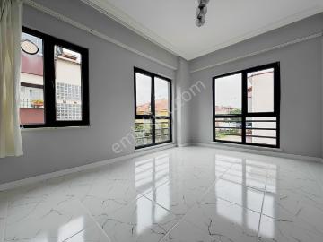 Remax Desıgn Zübeyde Hanım Caddesi Üzeri 2+1 Kiralık Daire